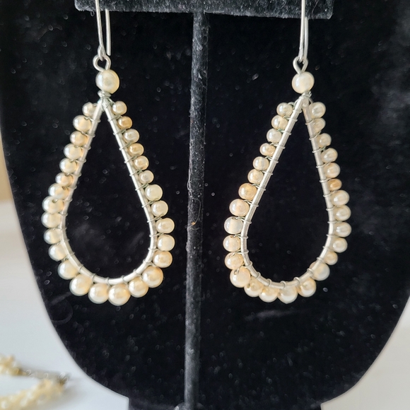 Vintage Mother of Pearl Twisted Necklace with Complimentary Contemporary Earring - Picture 14 of 16